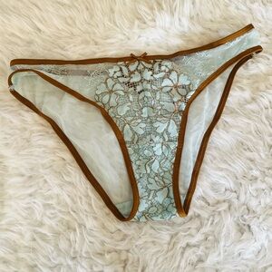 NWT Victoria's Secret Dream Angels Cheekini Panty